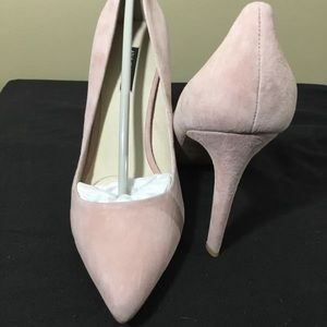 Brand new Ava & Aiden pink plush pumps in size 7.5